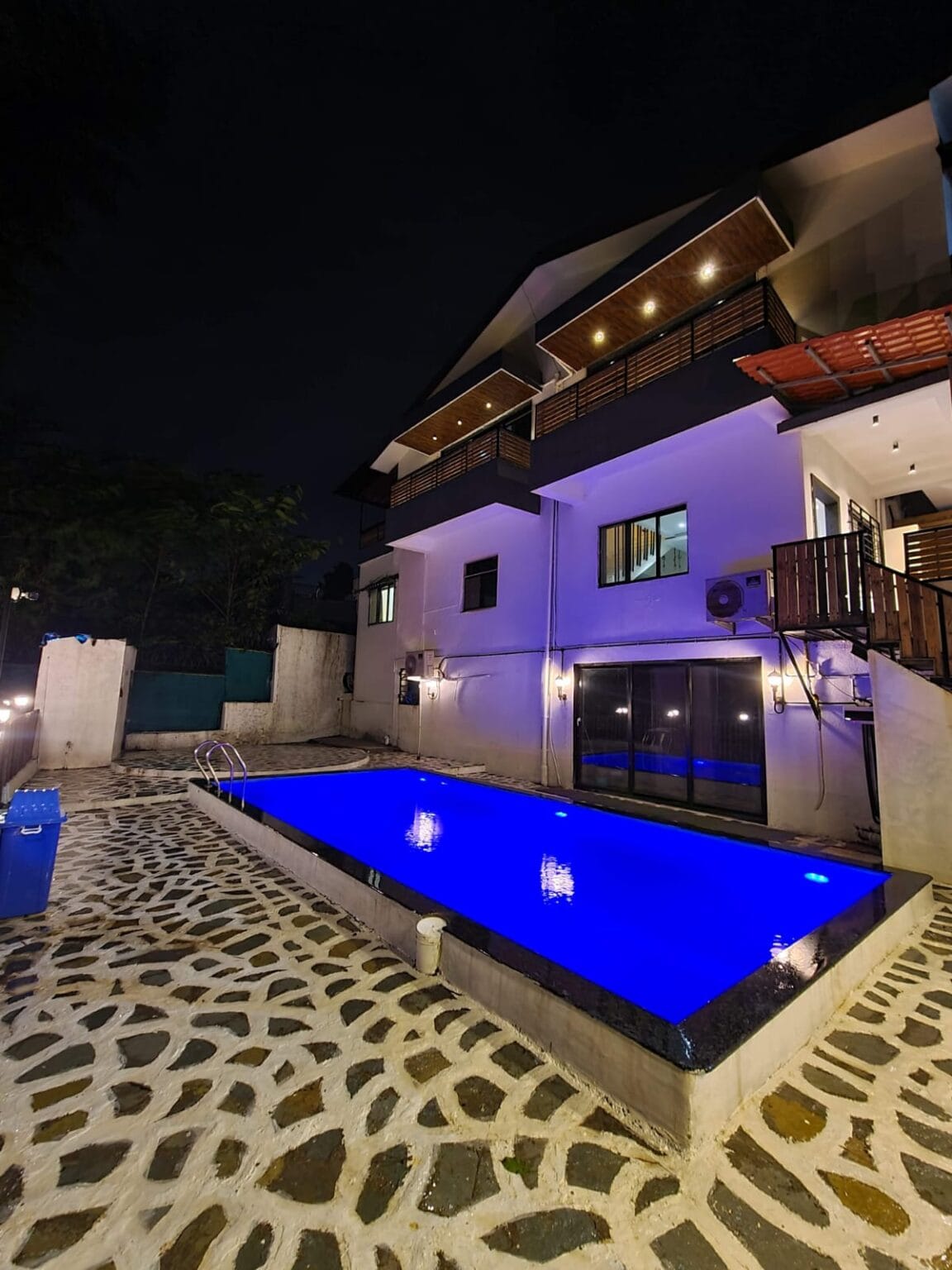 Lonavala Villa 9 Retro Oasis Villa